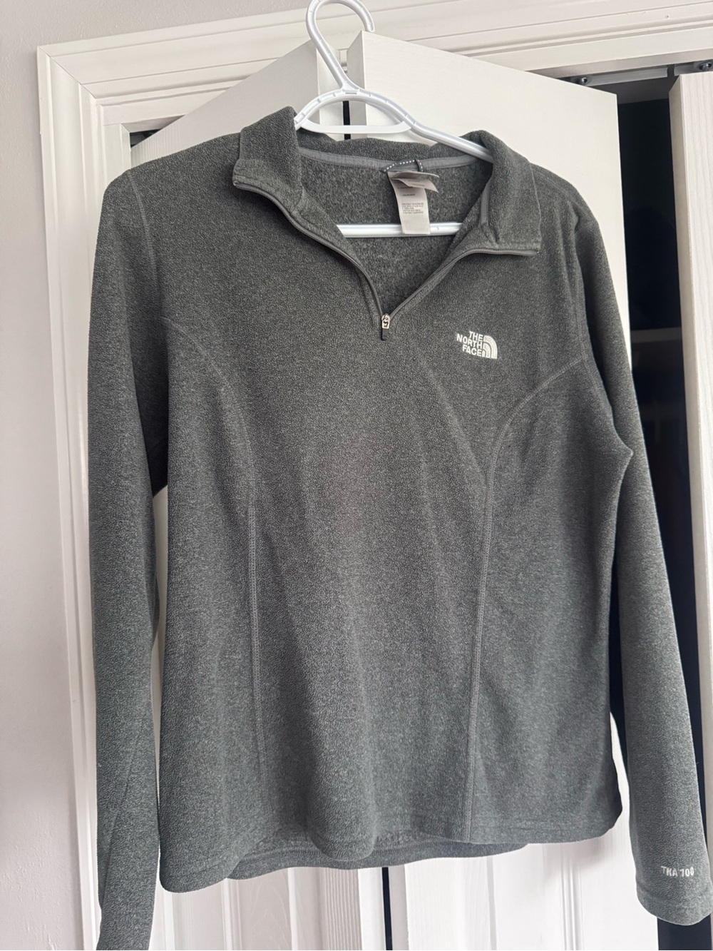 The North Face Women's Gray Fleece Pullover